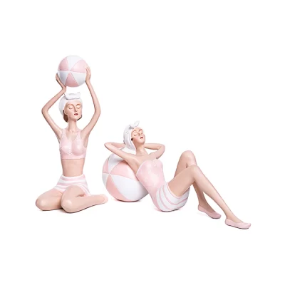 Escultura banhista com bola 13x29x13cm