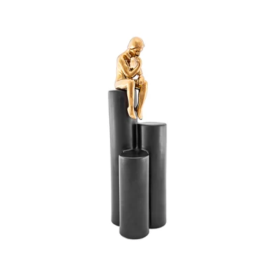 Escultura figura sentada na base preta 35x11x11cm