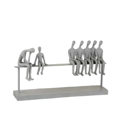 Escultura familia sentada no banco 23x40x11cm