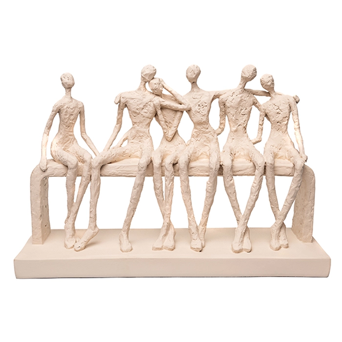 Escultura figuras sentadas no banco creme 26x38x12cm