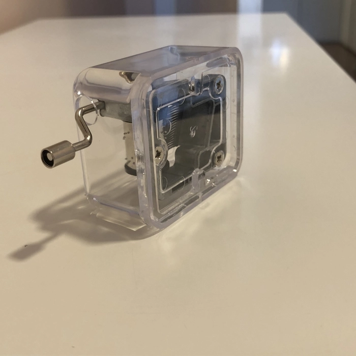 Alternative view of Caixa música acrílico 3x5x6cm