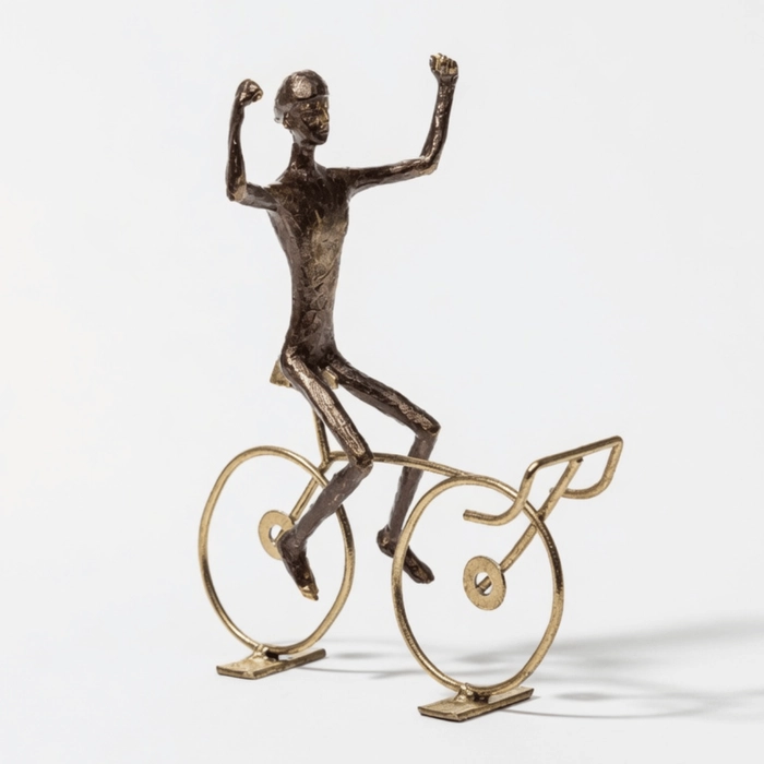 Escultura ciclista vitorioso 29x22x14cm